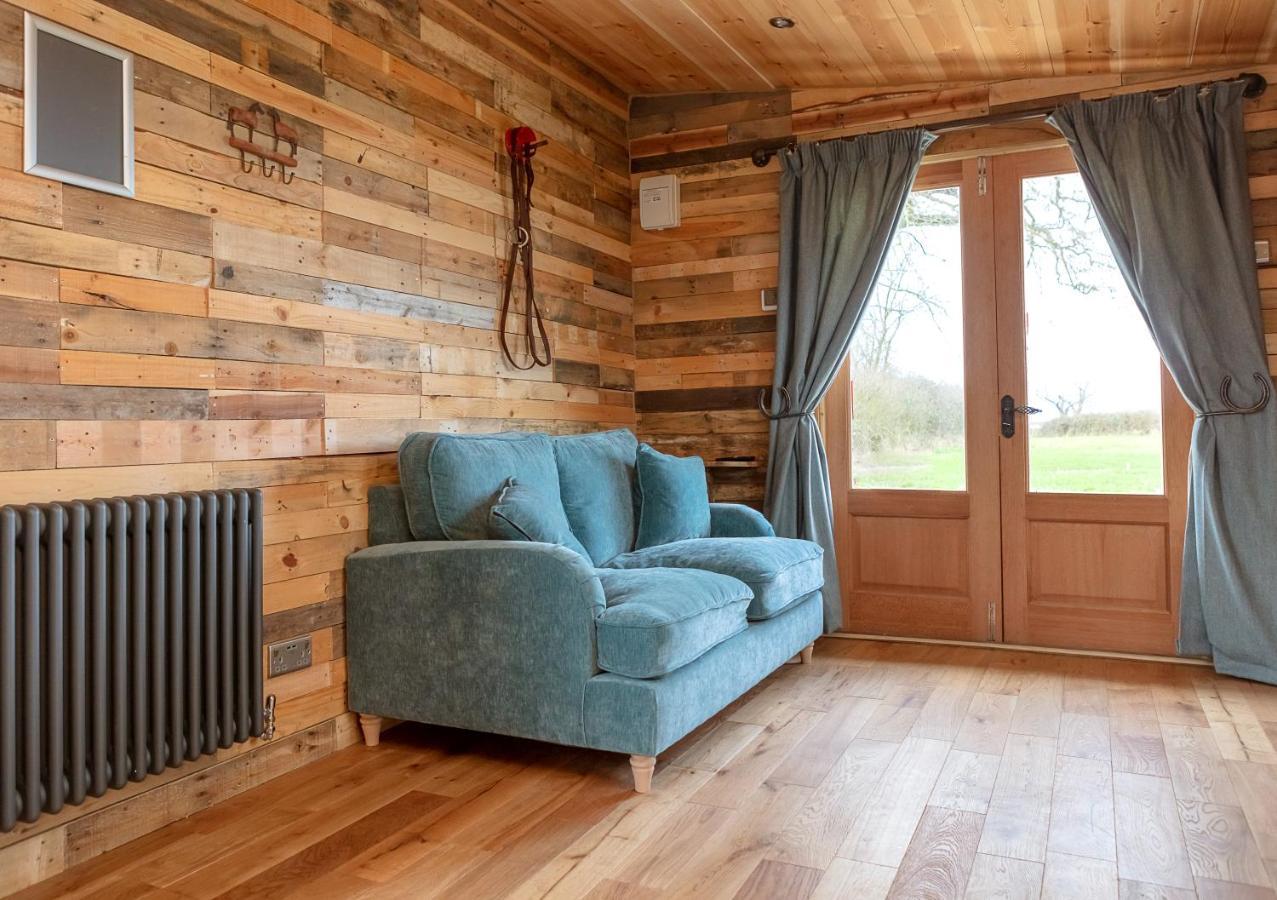 The Little Stable Hotell Corby Exteriör bild